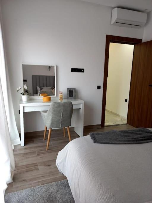 Appartement Cosy Au Coeur De Marrakech Avec Piscine Marrakesz Zewnętrze zdjęcie